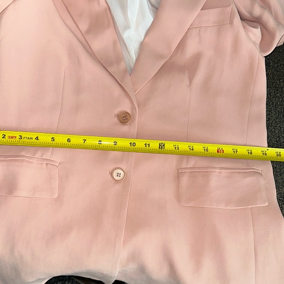 LITA by Ciara 2 Button Blazer in Lotus Blush Pink Nude Pink Size Medium NWT - Picture 11 of 16